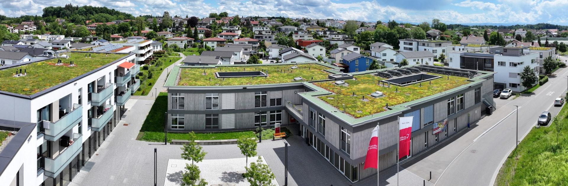 Haus Raphael – Pflegeeinrichtung mit Gründach und Photovoltaik